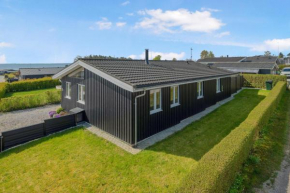 Newly Built Holiday Home, Elevated At Følle Strand With A View Over Aarhus Bay, Rønde